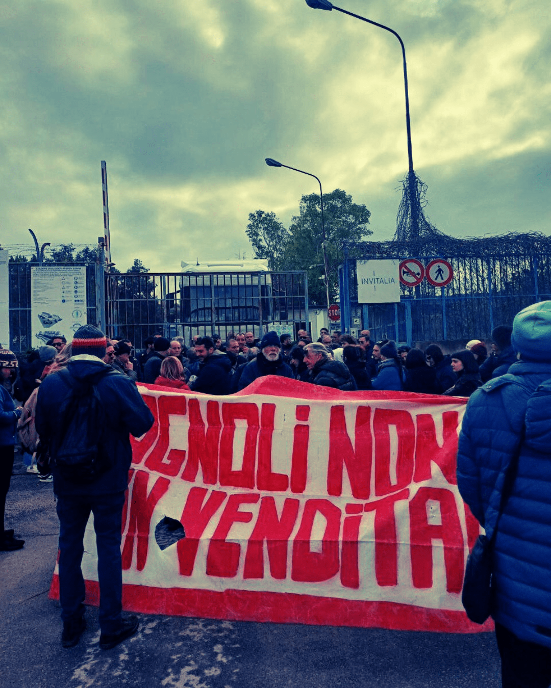 De Luca contro il porto di Bagnoli: “Rischio reati e carcere”