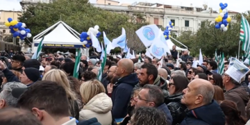 Ponte sullo Stretto, flop a Messina: solo 400 persone alla manifestazione di Salvini, CISL, UGL e Confindustria