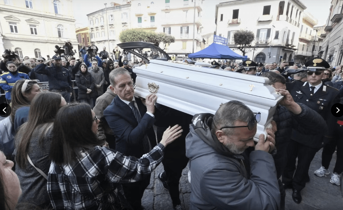 Funerali di Domenico Caliendo a Nola: l’ultimo saluto al bimbo morto dopo un trapianto di cuore