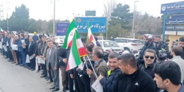 Trump minaccia l’Iran: “Un’intera civiltà morirà stanotte”, Teheran pronta a reagire