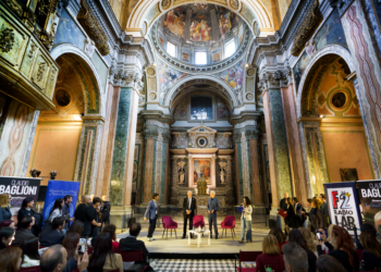 Napoli, Baglioni incontra gli studenti della Federico II nella chiesa di San Marcellino