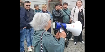 ASL Napoli 1 revoca appalto: lavoratori Gesco in piazza, a rischio occupazione e assistenza