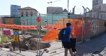 Operai indiani sfruttati nel cantiere del Consolato Usa: arrestato il manager turco Ulas Demir