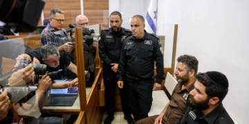 Flotilla, Israele porta in aula gli attivisti in catene a mani e piedi