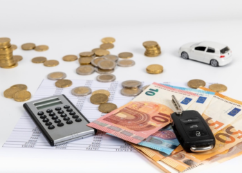 Auto sempre più care: fino a 4.486 euro l’anno per mantenerla