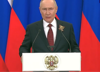Ucraina, Putin rilancia il dialogo con l’Europa: «Preferirei Schroeder come mediatore»