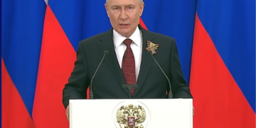 Ucraina, Putin rilancia il dialogo con l’Europa: «Preferirei Schroeder come mediatore»