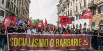 Le immagini della manifestazione del 9 maggio a Roma: giovani in corteo contro guerra e revisionismo
