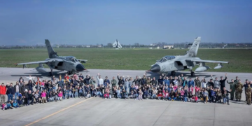 Aeronautica nelle scuole, le mamme scrivono ai sindaci: “Rivedere il progetto”