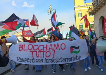 Attivisti Flotilla detenuti in Israele: “Picchiati e bendati per ore”