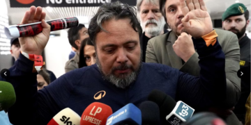 «Ci hanno torturati»: choc Flotilla, Mantovani e Carotenuto accusano Israele