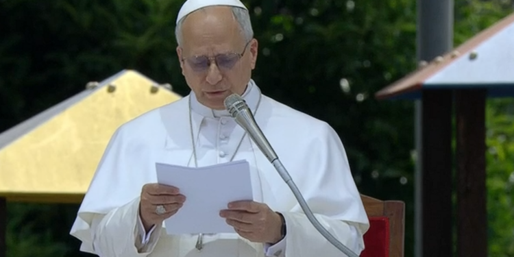 Papa Leone XIV ad Acerra: duro attacco alla Terra dei Fuochi