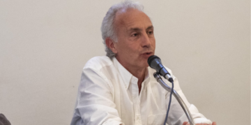 Travaglio boccia il campo largo: “Serve meno geometria e più contenuti”