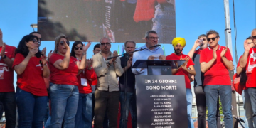 Amendolara in piazza dopo l’omicidio dei quattro braccianti: “Mai più sfruttamento”