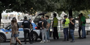 Emergenza caldo a Napoli, senza fissa dimora trovato morto in piazza Municipio
