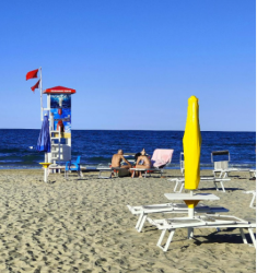 Vacanze 2026, addio al tutto ad agosto: gli italiani cambiano periodo e cercano il risparmio