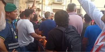 Furia a sinistra dopo il comizio di Napoli: «Danno del fascista a chi protesta per il lavoro»