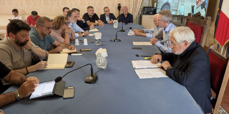 Manfredi isola i comitati e si accorda con la CGIL: ieri il colpo mortale all’acqua pubblica con la nascita di ABC SpA