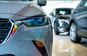 Auto nuove sempre più care: oggi servono 11 stipendi per comprarne una