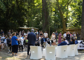 Reggia di Caserta, inaugura la mostra fotografica “Il Panda siamo noi”: arte e cinema per difendere la biodiversità