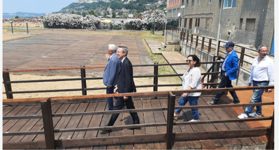 Bagnoli, chiusa la spiaggia nord: stop al Lido Marina dopo le analisi Arpac