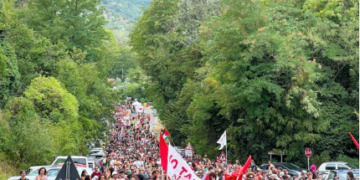 No Tav, 20mila in Val di Susa: «La Torino-Lione è un’opera inutile, tutti i partiti la difendono»