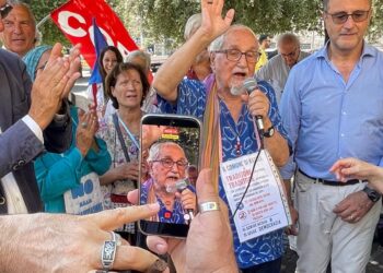 ABC Napoli, l’affondo di Zanotelli: “Cgil, Cisl e Uil complici della privatizzazione dell’acqua”