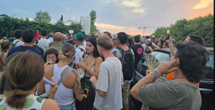 Campi Flegrei, rottura tra Governo e cittadini: fallisce il vertice in Prefettura, Pozzuoli apre simbolicamente l’hub