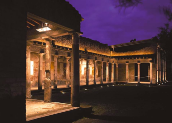 Pompei di notte nel segno di Dioniso: tornano le visite serali e il teatro di “Esopop”