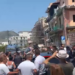 Campi Flegrei, esplode la rabbia di Pozzuoli: «Blocchiamo il porto, blocchiamo tutto»
