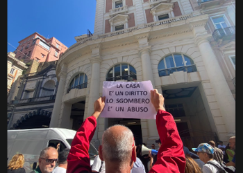 Pozzuoli, protesta dei residenti del Parco Artiaco davanti all’Acer