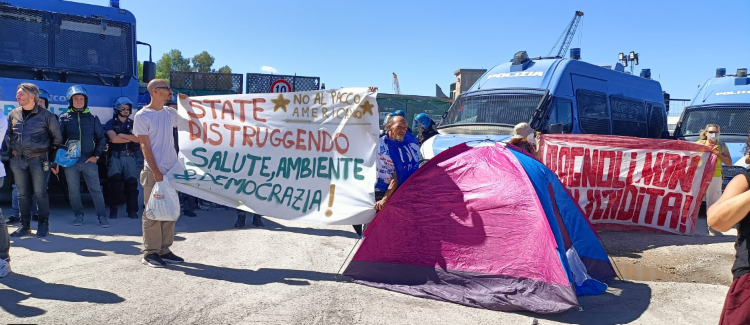 Bagnoli, 5 mila persone contro il cantiere dell’America’s Cup: l’intervista a Lamberti