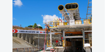 Caporalato nei cantieri Napoli-Bari, operai egiziani fino a 20 ore: perché i sindacati non si sono accorti di nulla?