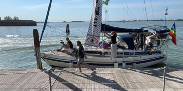 “La pace a Gaza è un’illusione”: l’affondo della Global Sumud Flotilla sbarca alla Mostra del Cinema