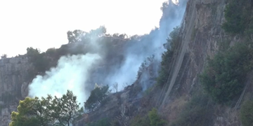 Roghi in Campania, l’ombra di una regia unica: quattro inchieste per gli incendi in costiera e a Napoli