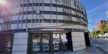Scampia, apre la libreria dedicata ad Antonio Landieri: ucciso dalla camorra, oggi dà il nome a un luogo di cultura