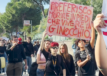 Ischia scende in piazza contro il caro-vita: famiglie e studenti in protesta