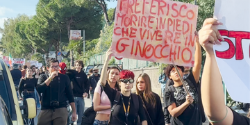 Ischia scende in piazza contro il caro-vita: famiglie e studenti in protesta