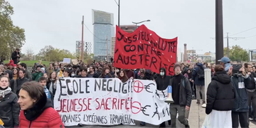 Francia in piazza: 800mila manifestanti e scontri con la polizia da Parigi a Marsiglia