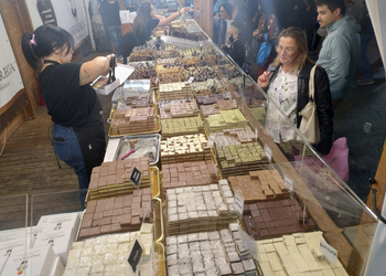 Chocoland Napoli 2026, Piazza Municipio si trasforma nel regno del cioccolato: date e programma