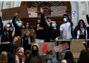 Francia, 190 studenti feriti nelle proteste: un 15enne perde una mano, un 16enne un occhio
