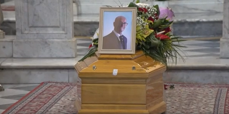 Caivano i funerali dell’operaio Salvatore Calignano, Spinillo: «La solidarietà è vicinanza»