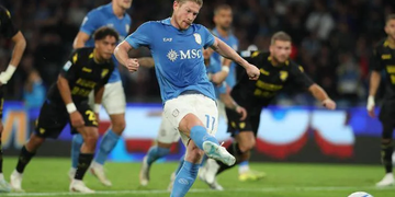 Napoli-Frosinone 3-0, De Bruyne e Lang trascinano gli azzurri