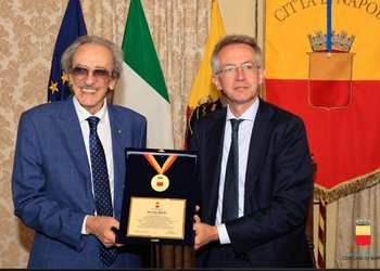 Napoli, il Sindaco Manfredi conferisce la Medaglia della Città all’attore Mariano Rigillo 