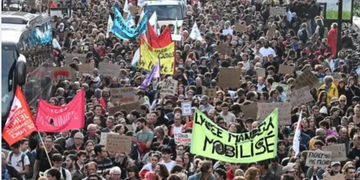 Francia, studenti in piazza: «Siamo 480mila». Appello ai gilet gialli per il 17 ottobre