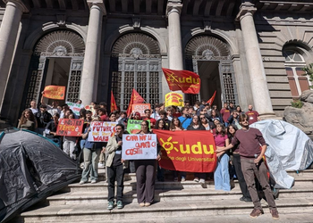 Napoli, protesta degli studenti contro il caro affitti: l’Udu mette le tende alla Federico II