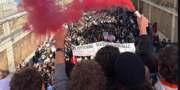 Proteste studentesche in Italia, migliaia in piazza contro il governo Meloni: «Soldi alla scuola, non alle armi»